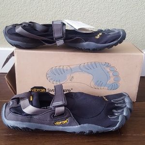 Vibram fivefingers TrekSport shoes